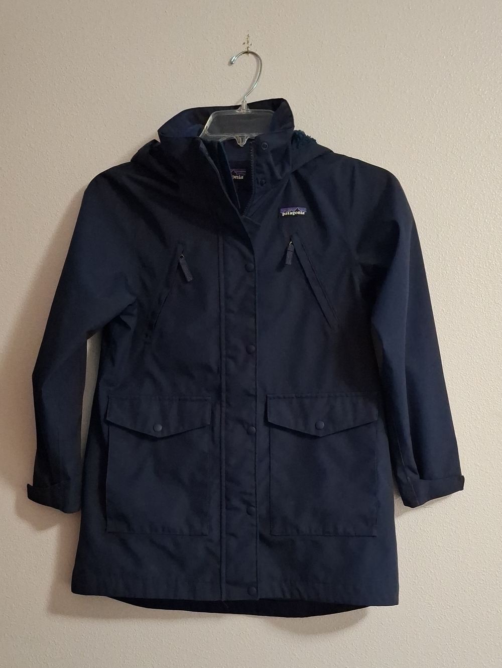 Patagonia Navy Hooded Girls Waterproof Parka Size Large